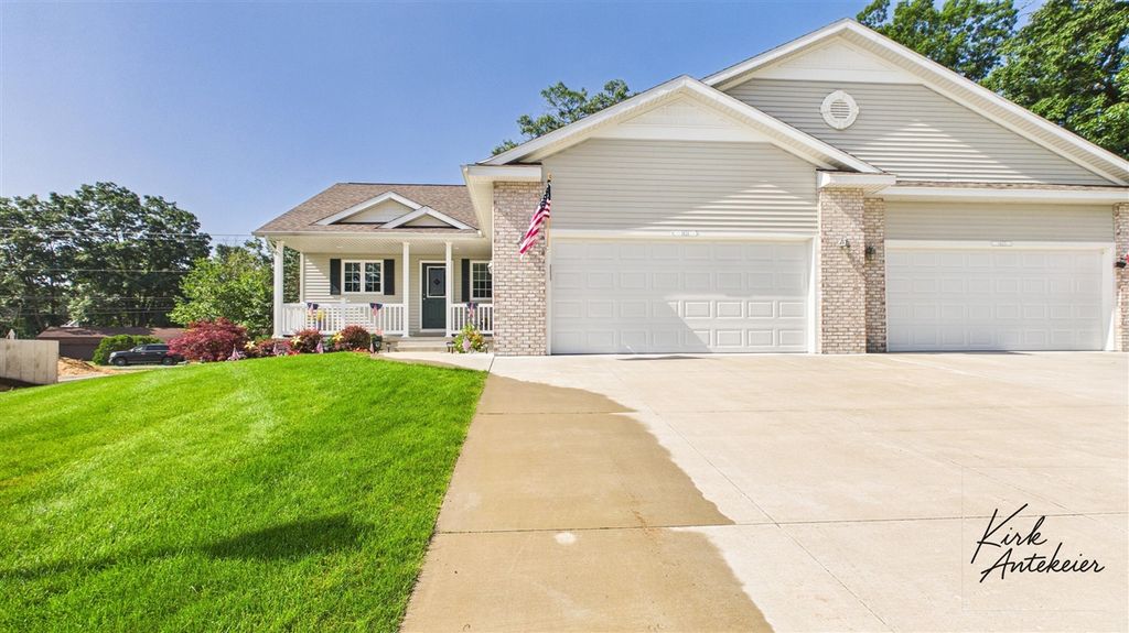 1421 E Addison Way, Muskegon, MI 49445