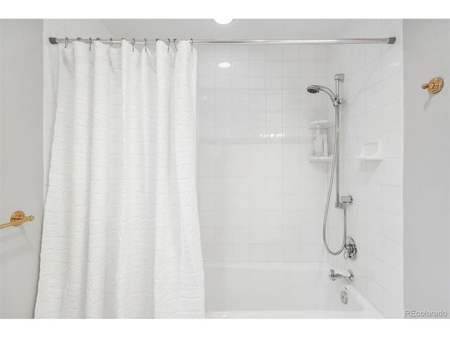 5832 S Geneva St, Greenwood Village, CO 80111