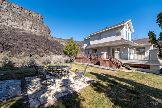 711 Falls View Dr, Twin Falls, ID 83301