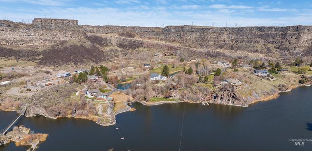 711 Falls View Dr, Twin Falls, ID 83301