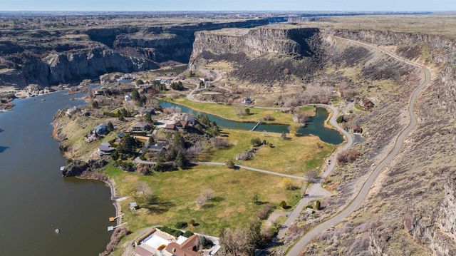 711 Falls View Dr, Twin Falls, ID 83301