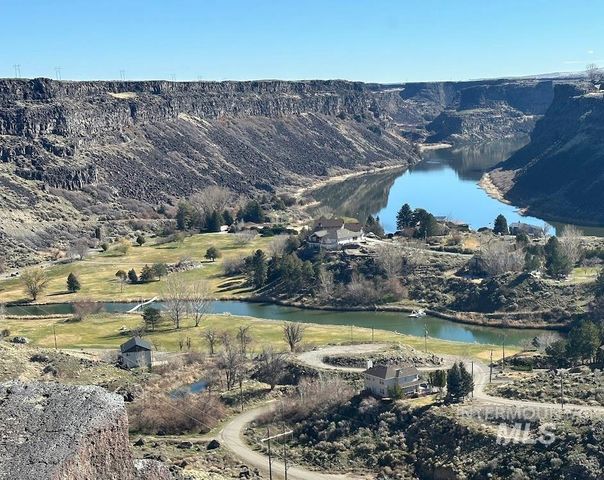 711 Falls View Dr, Twin Falls, ID 83301