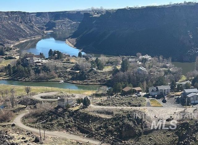 711 Falls View Dr, Twin Falls, ID 83301