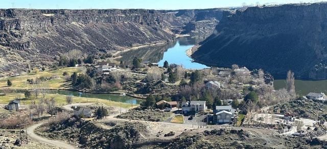 711 Falls View Dr, Twin Falls, ID 83301