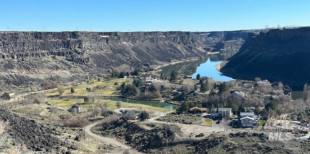 711 Falls View Dr, Twin Falls, ID 83301