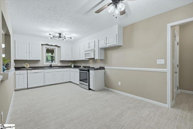 124 Nottingham Lane, Easley, SC 29640