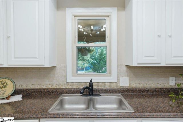 124 Nottingham Lane, Easley, SC 29640