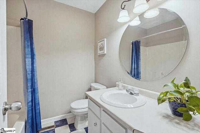 124 Nottingham Lane, Easley, SC 29640
