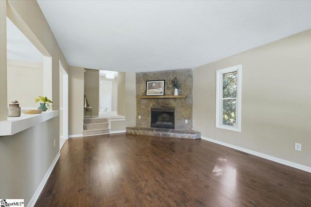 124 Nottingham Lane, Easley, SC 29640