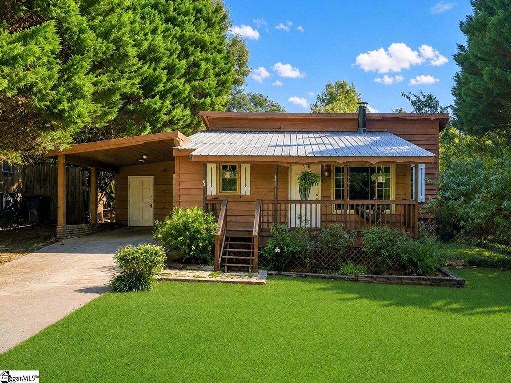 124 Nottingham Lane, Easley, SC 29640