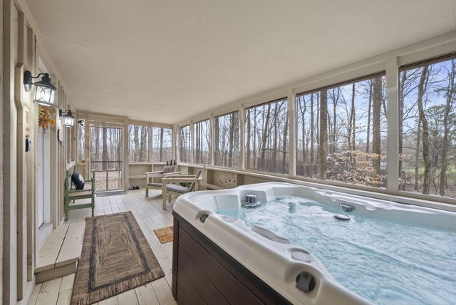 20554 Thompson Ridge Road, Laurelville, OH 43135