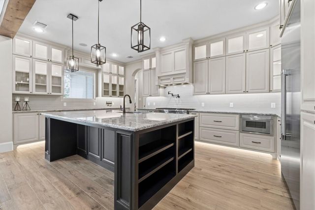 32302 Tall Oaks Way, Magnolia, TX 77354