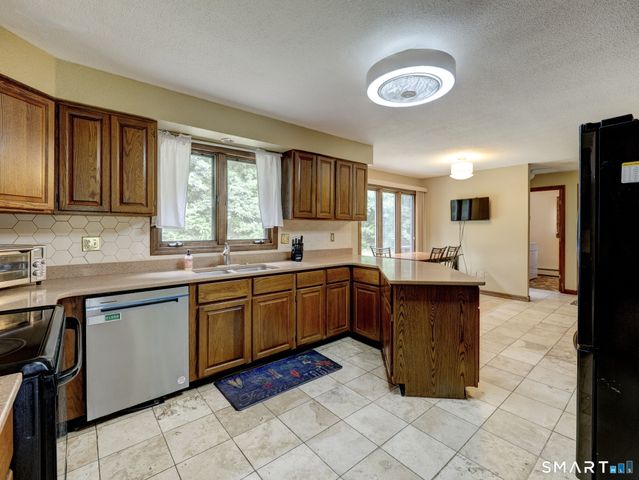 522 Springfield Road, Somers, CT 06071
