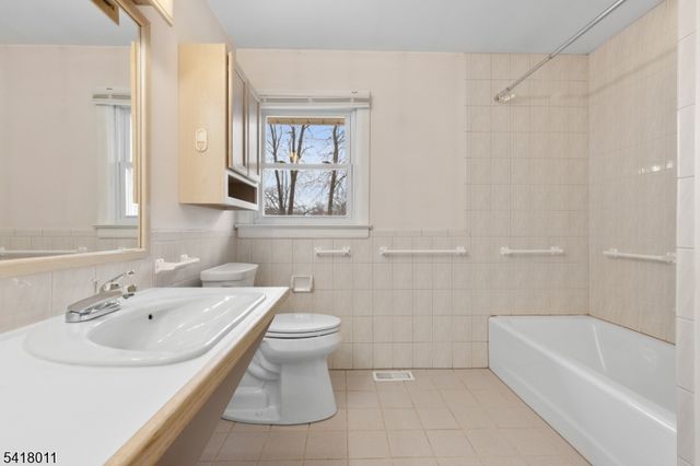 1205 Parkway Ave, Ewing Twp., NJ 08628