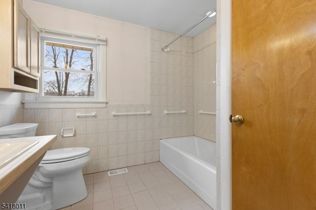 1205 Parkway Ave, Ewing Twp., NJ 08628