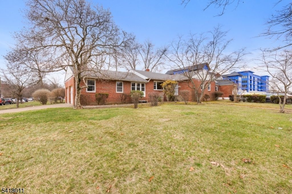 1205 Parkway Ave, Ewing Twp., NJ 08628