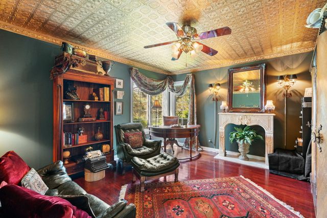 836 Royal Dublin Lane, Dyer, IN 46311