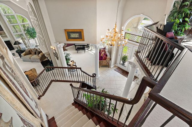 836 Royal Dublin Lane, Dyer, IN 46311