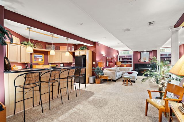 836 Royal Dublin Lane, Dyer, IN 46311