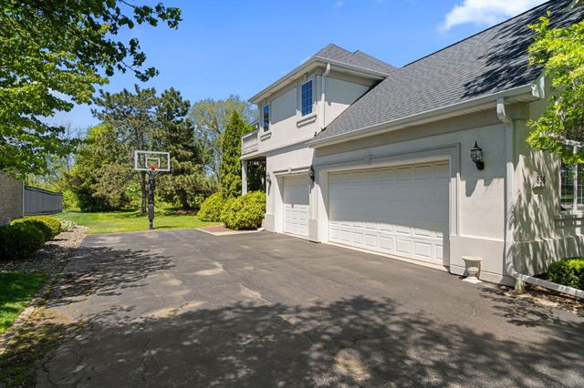 836 Royal Dublin Lane, Dyer, IN 46311