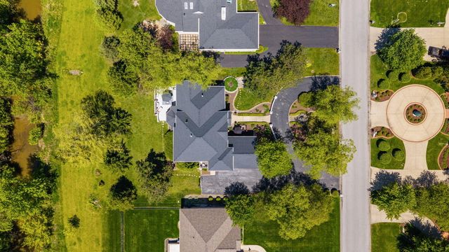 836 Royal Dublin Lane, Dyer, IN 46311