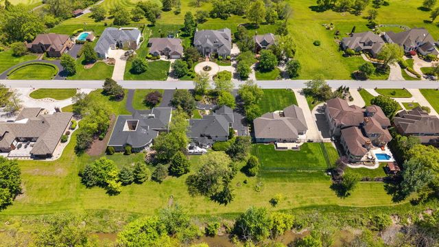 836 Royal Dublin Lane, Dyer, IN 46311