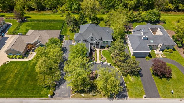 836 Royal Dublin Lane, Dyer, IN 46311
