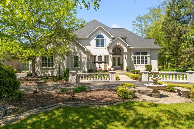 836 Royal Dublin Lane, Dyer, IN 46311