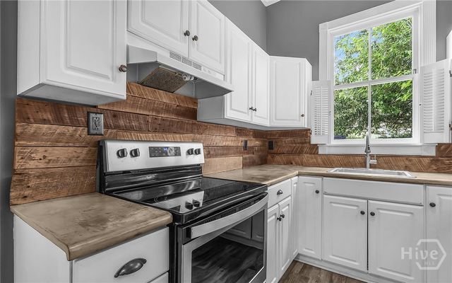 522 Nicoll Street, Savannah, GA 31401