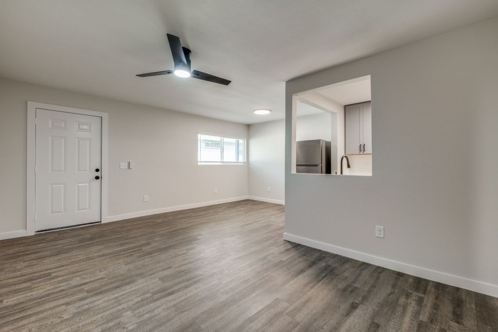 5909 Gaston Avenue 207, Dallas, TX 75214