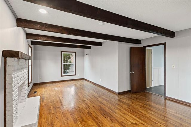 602 SW Murray Road, Lee's Summit, MO 64081