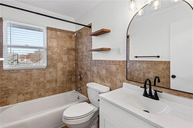 602 SW Murray Road, Lee's Summit, MO 64081