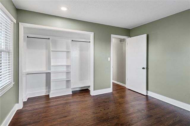 602 SW Murray Road, Lee's Summit, MO 64081