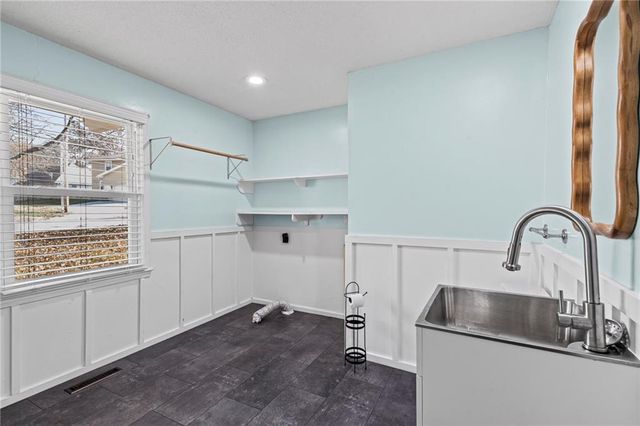 602 SW Murray Road, Lee's Summit, MO 64081