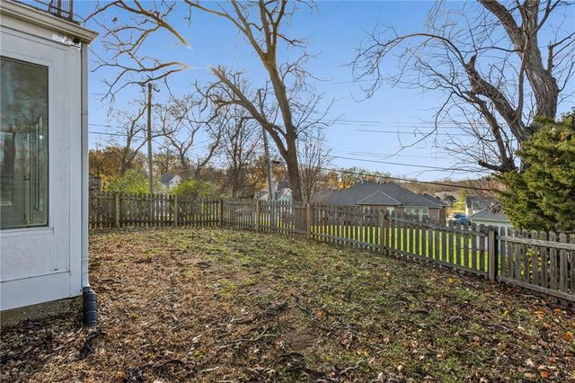 602 SW Murray Road, Lee's Summit, MO 64081