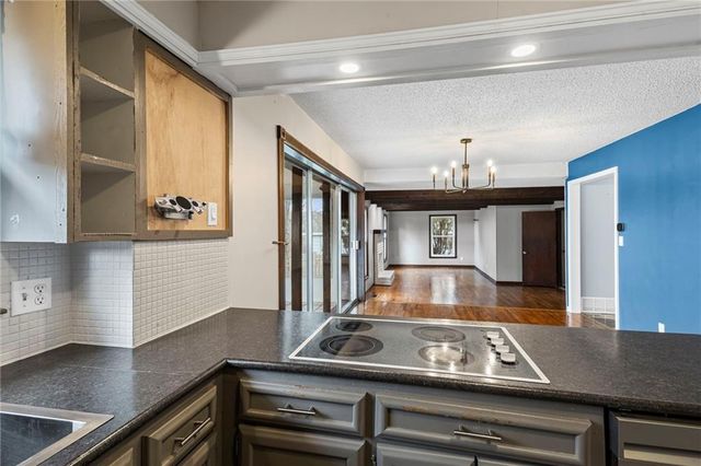 602 SW Murray Road, Lee's Summit, MO 64081