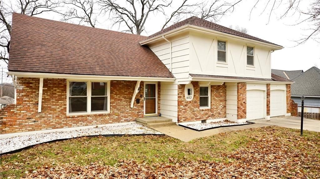 602 SW Murray Road, Lee's Summit, MO 64081