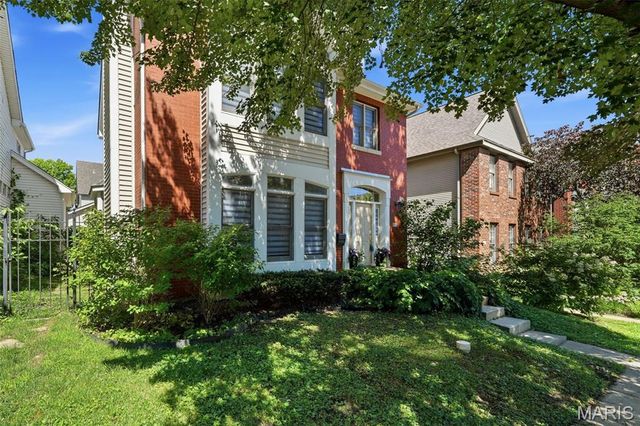911 Morehouse Lane, University City, MO 63130