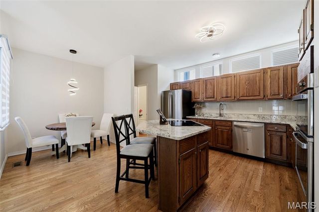 911 Morehouse Lane, University City, MO 63130