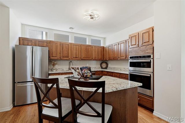 911 Morehouse Lane, University City, MO 63130
