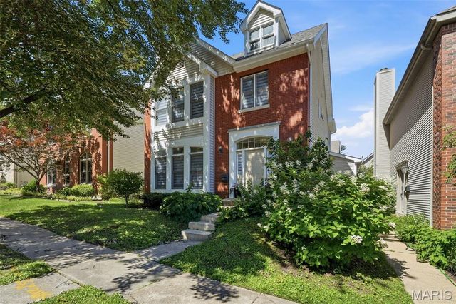 911 Morehouse Lane, University City, MO 63130