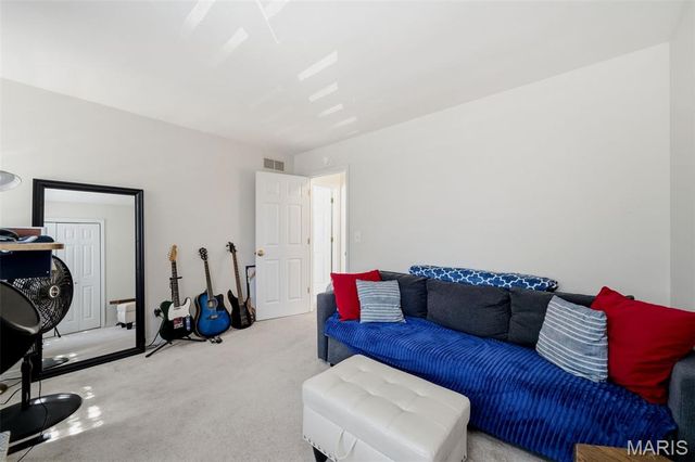 911 Morehouse Lane, University City, MO 63130
