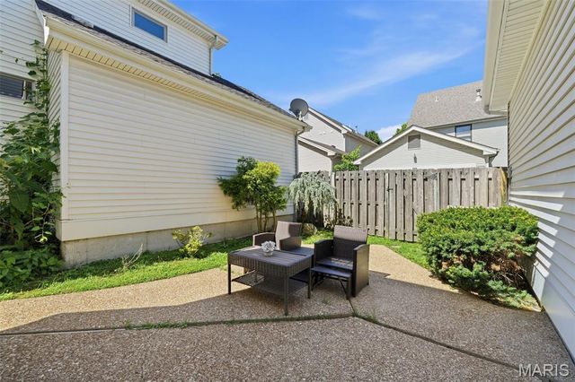 911 Morehouse Lane, University City, MO 63130