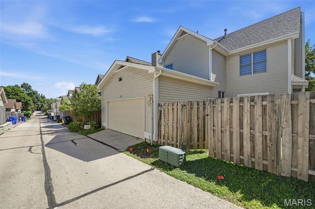 911 Morehouse Lane, University City, MO 63130
