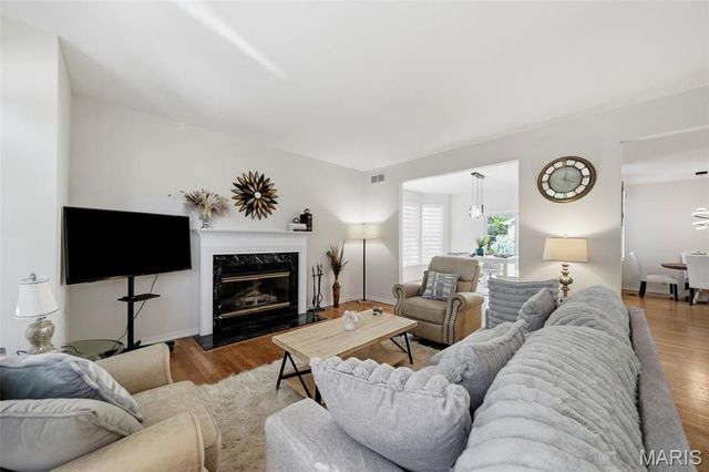 911 Morehouse Lane, University City, MO 63130