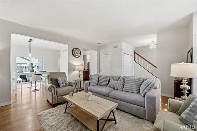 911 Morehouse Lane, University City, MO 63130