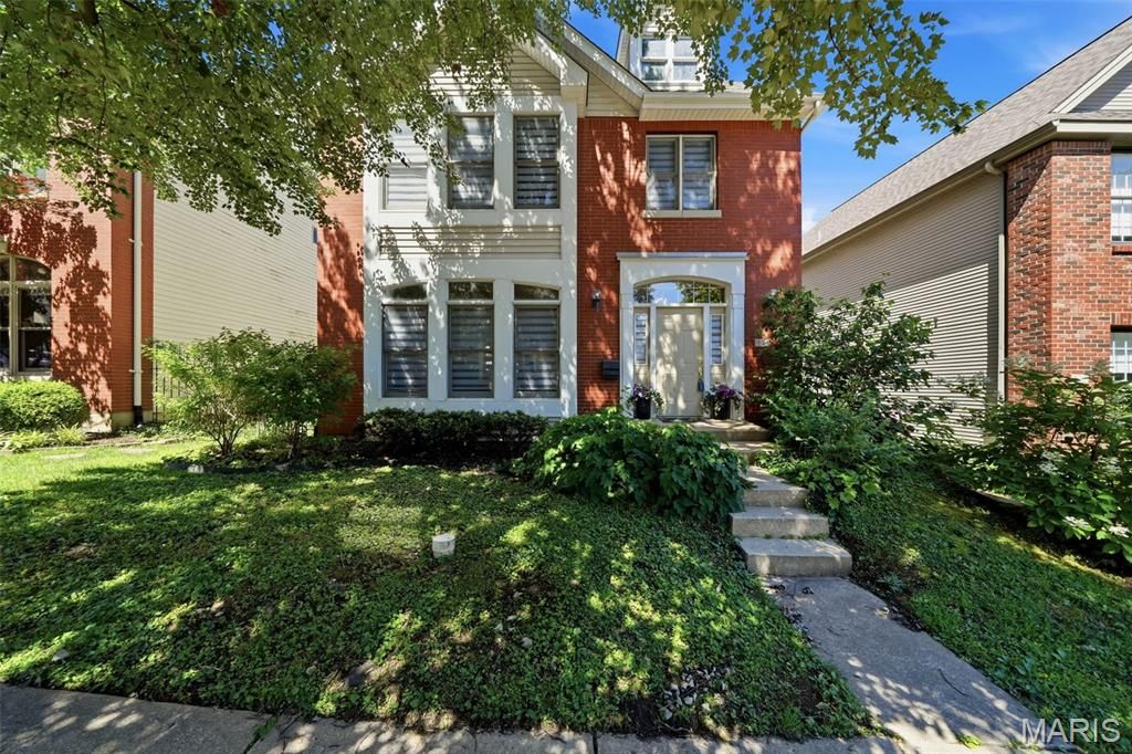 911 Morehouse Lane, University City, MO 63130