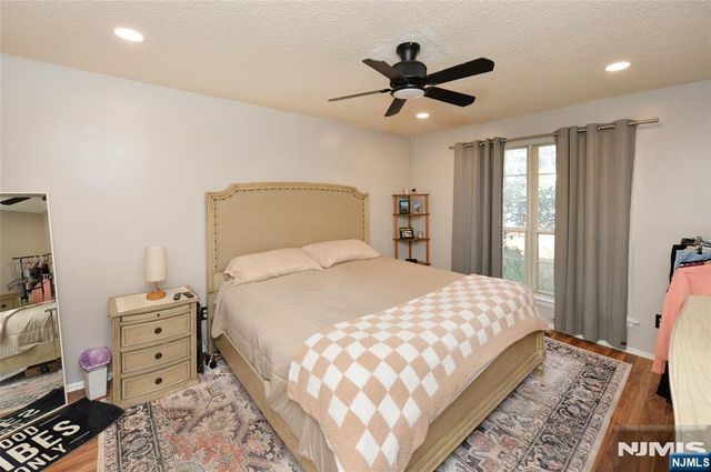 858 Juniper Way, Mahwah, NJ 07430