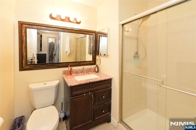 858 Juniper Way, Mahwah, NJ 07430