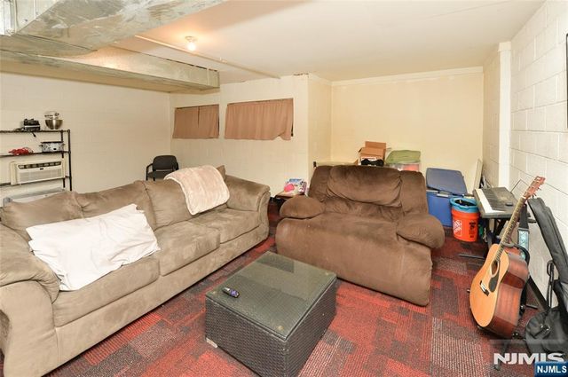 858 Juniper Way, Mahwah, NJ 07430